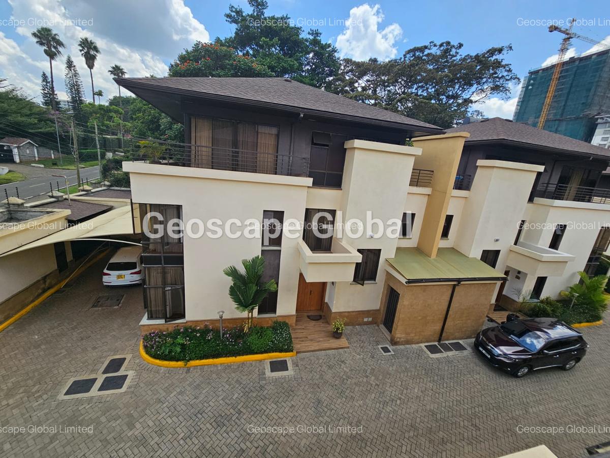 5 Bed Townhouse with En Suite in Lavington - 1