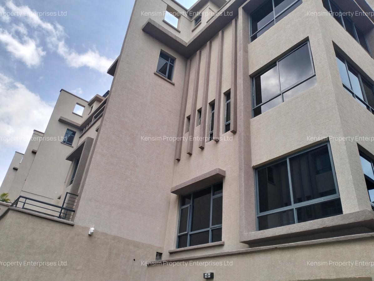 5 Bed Townhouse with En Suite in Lavington - 1