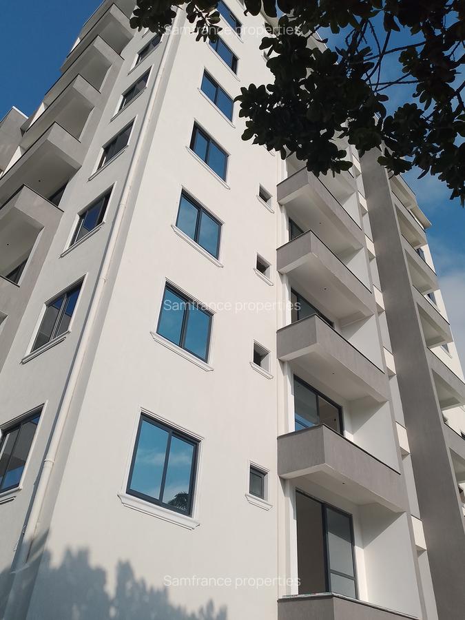 3 Bed Apartment with En Suite at Moyne Drive - 5