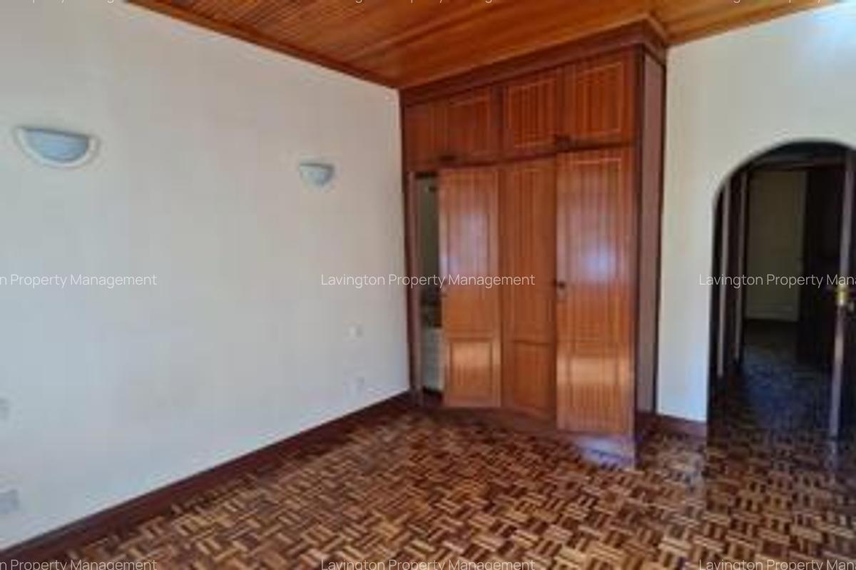 4 Bed Townhouse with En Suite at Lavington Green - 7