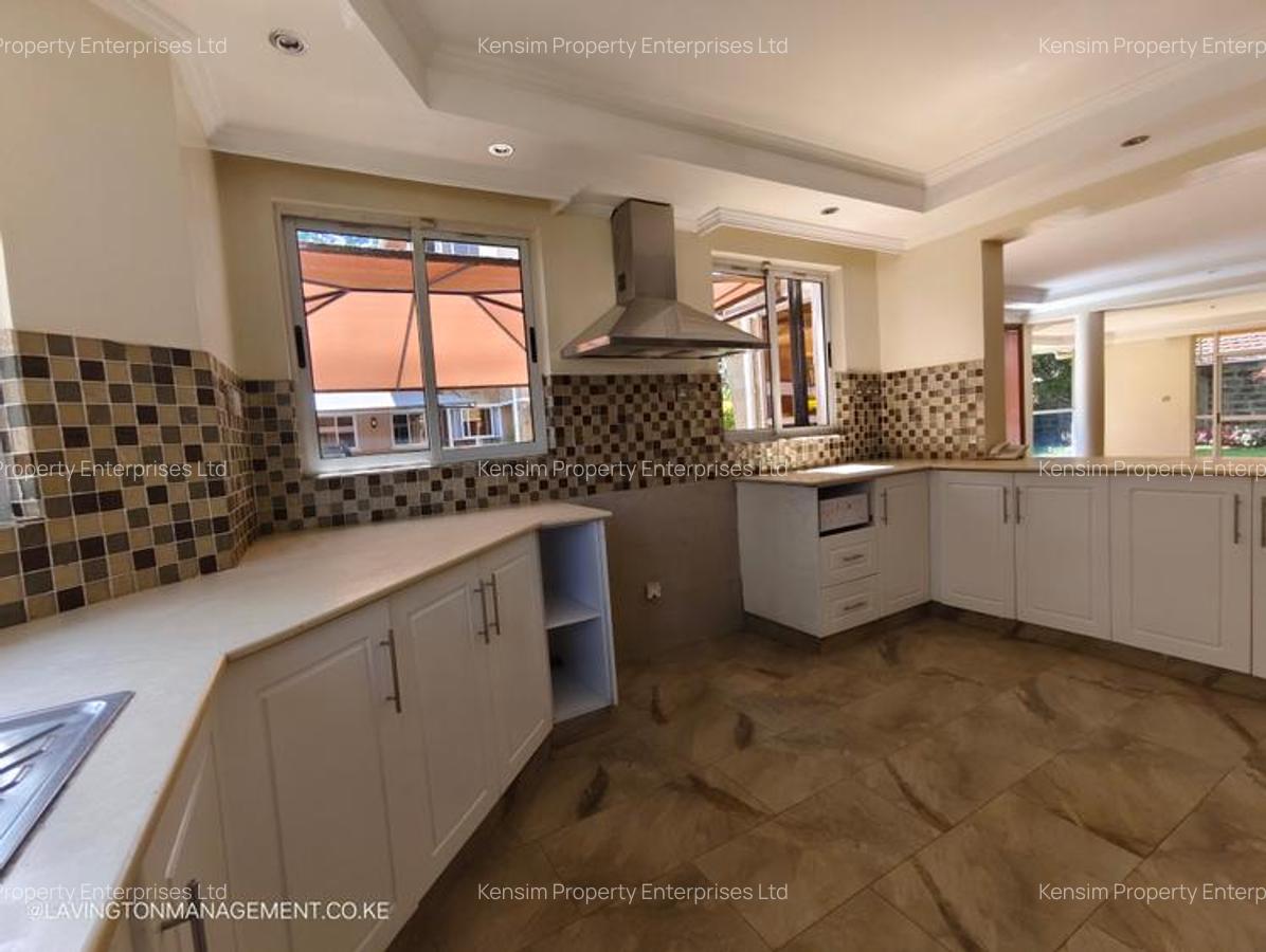 5 Bed Townhouse with En Suite in Lavington - 11