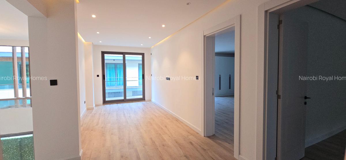 5 Bed Townhouse with En Suite at Lavington Green - 15