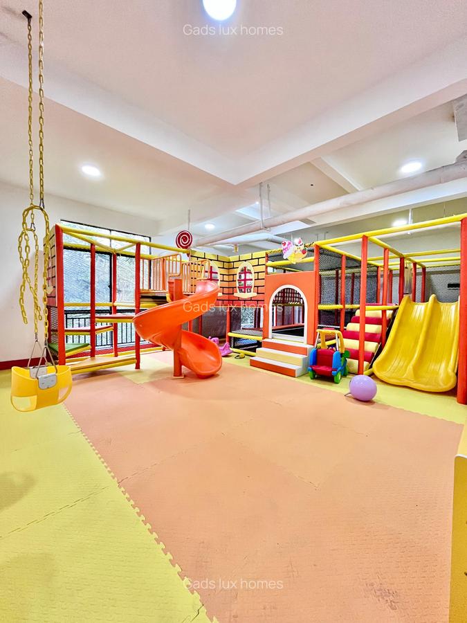 Serviced 2 Bed Apartment with En Suite at Riverside - 17