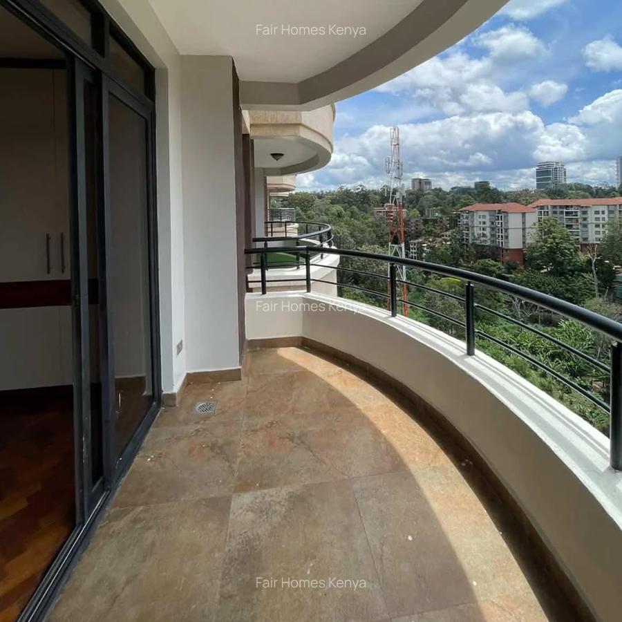 4 Bed Apartment with En Suite at Riverside Drive - 20
