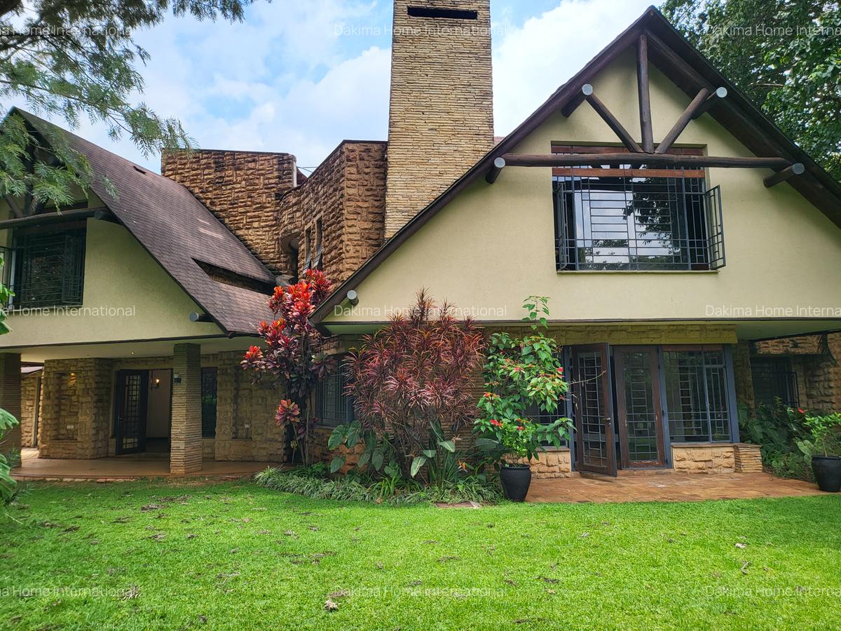 4 Bed Townhouse with En Suite in Lake View - 1