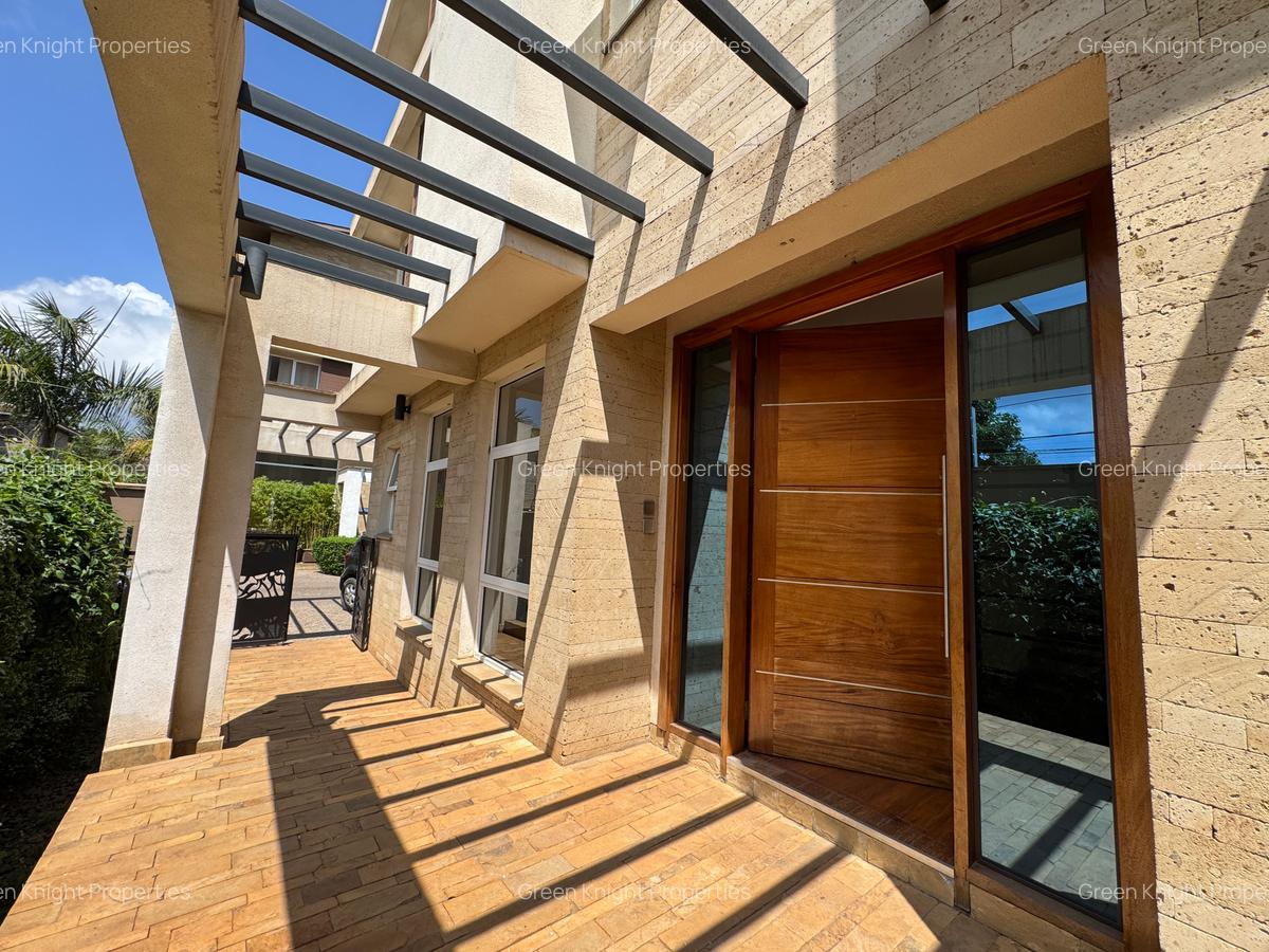 4 Bed Townhouse with En Suite in Lavington - 17