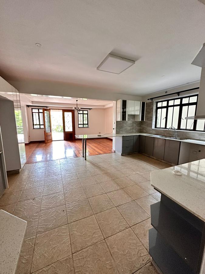 5 Bed Townhouse with En Suite at Windy Ridge - 2