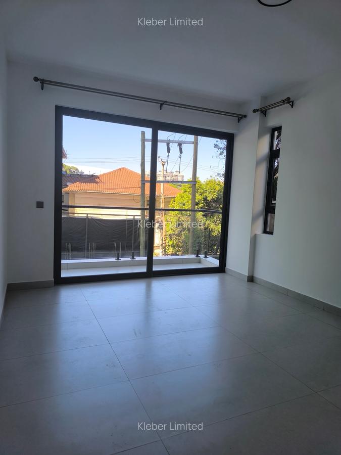 2 Bed Apartment with En Suite at Brookside - 17