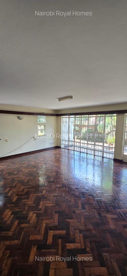 5 Bed Townhouse with En Suite at Lavington Green - 12