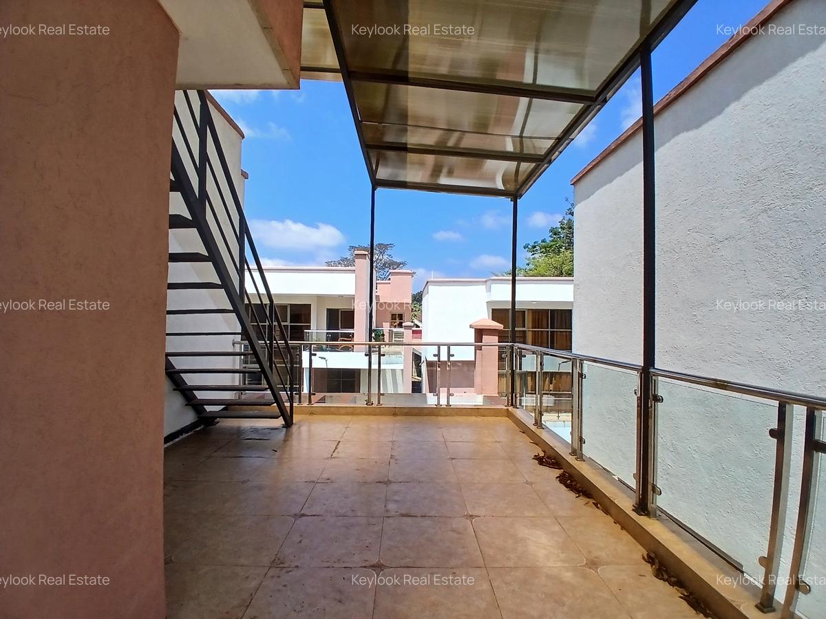 5 Bed Townhouse with En Suite at Lavington - 6