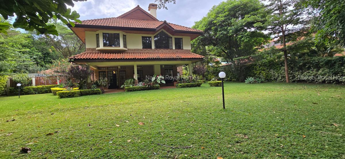 5 Bed House with En Suite at Rosslyn Park 01 - 1