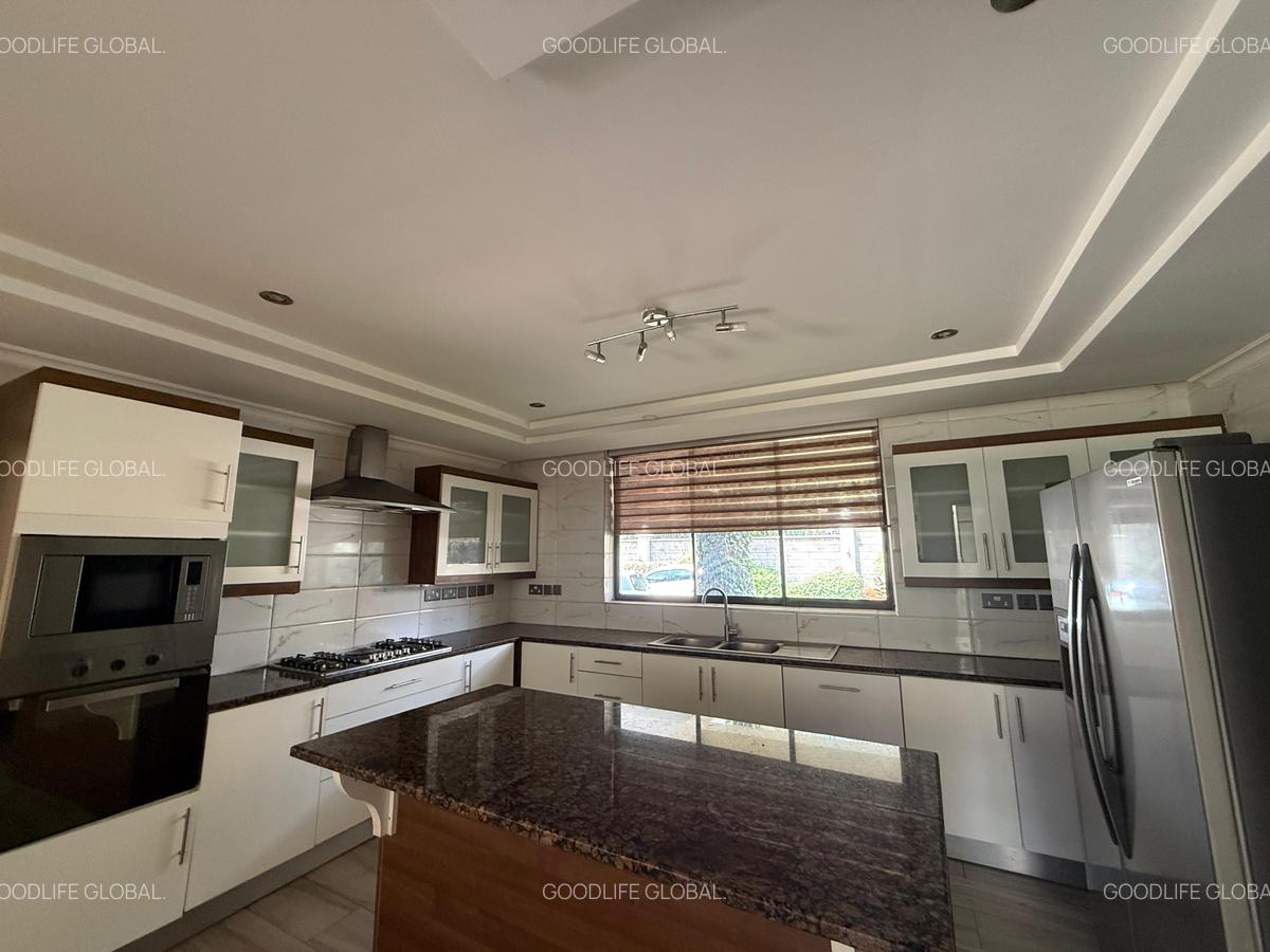 5 Bed Villa with En Suite at Lavington - 12