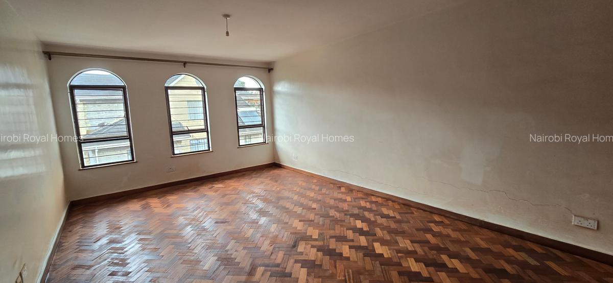 5 Bed Townhouse with En Suite at Lavington Green - 14