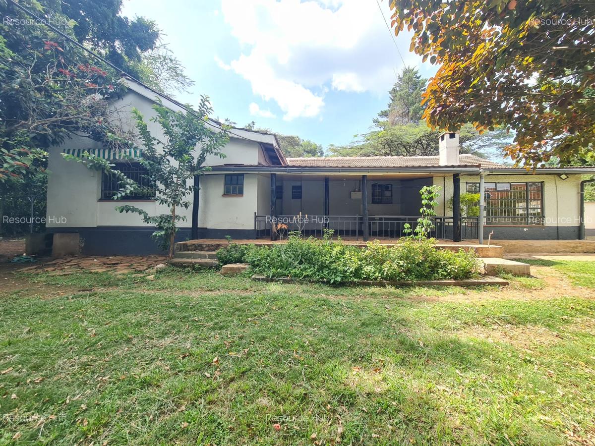 3 Bed House with En Suite at Bomas Area - 3