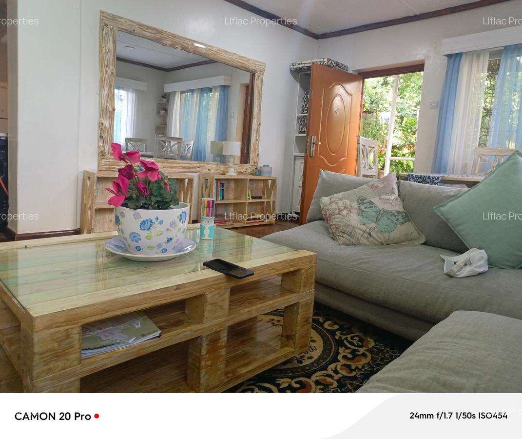 1 Bed House with Garden in Rosslyn - 3