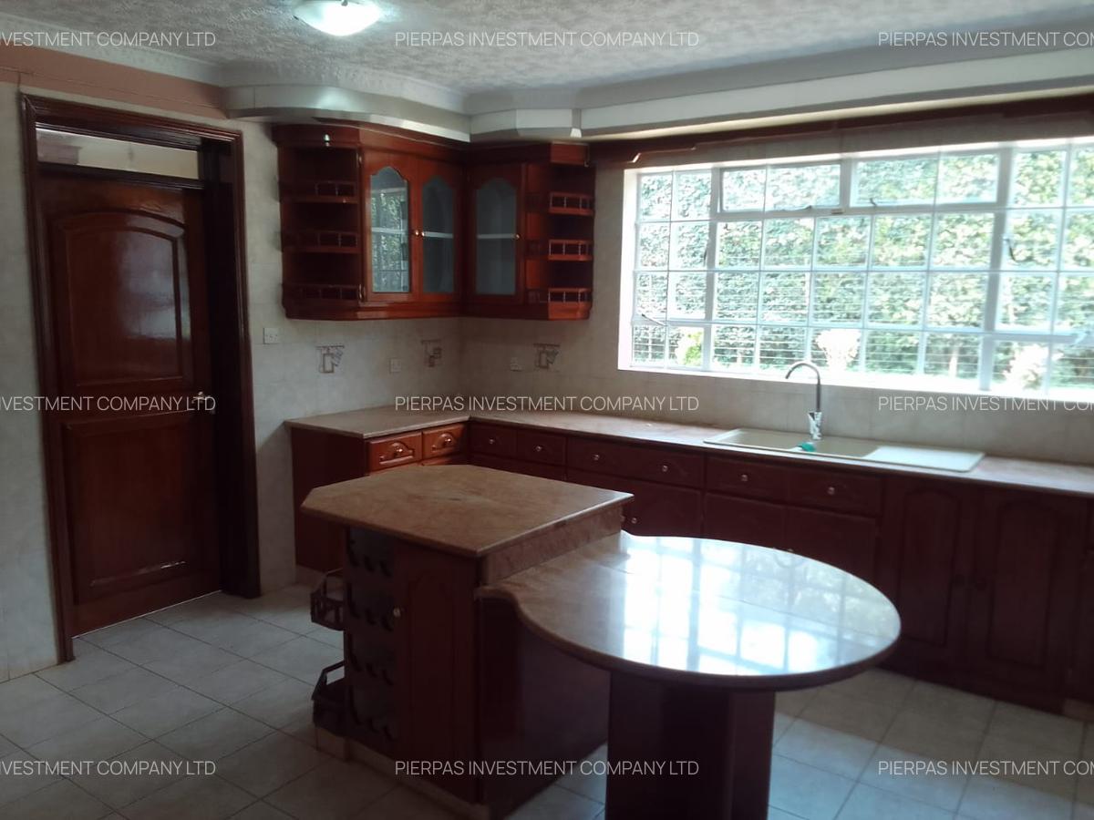 5 Bed Townhouse with En Suite in Runda - 17