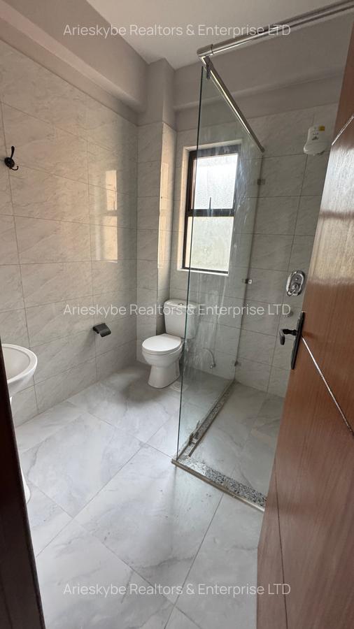 Serviced 1 Bed Apartment with En Suite in Westlands Area - 14