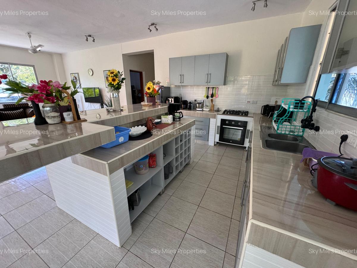 3 Bed Villa with En Suite at Diani Airport - 6