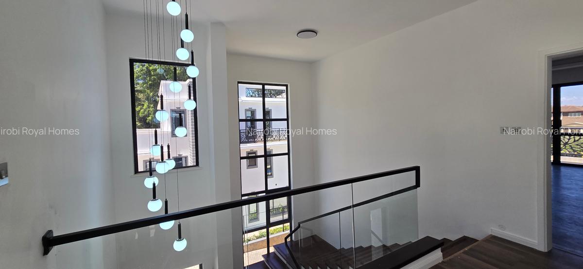 6 Bed Townhouse with En Suite at Lavington Green - 11