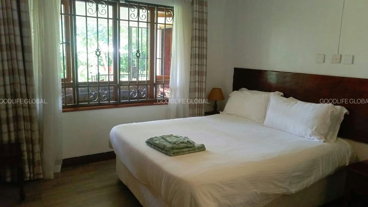 Serviced 2 Bed Apartment with En Suite at Runda - 13