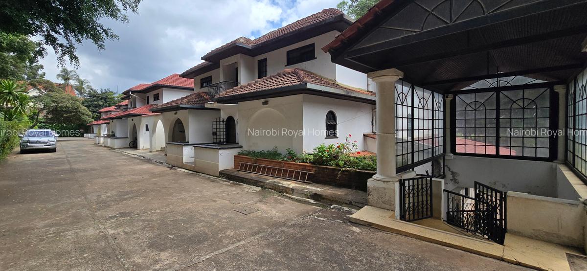 4 Bed Townhouse with En Suite at Lavington Green - 4