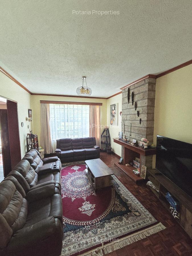 4 Bed Townhouse with En Suite in Brookside - 8