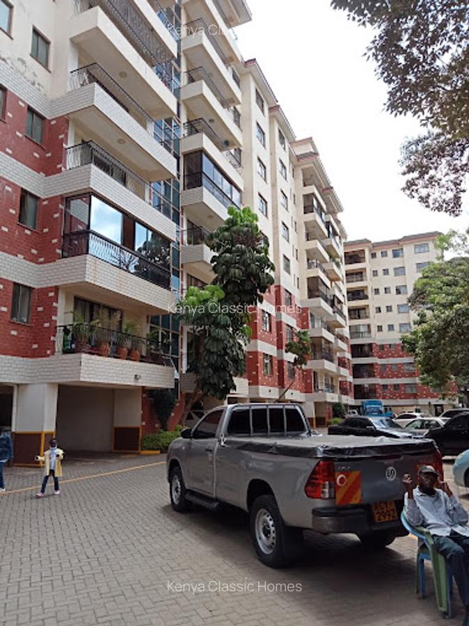 4 Bed Apartment with En Suite at Lvington - 1