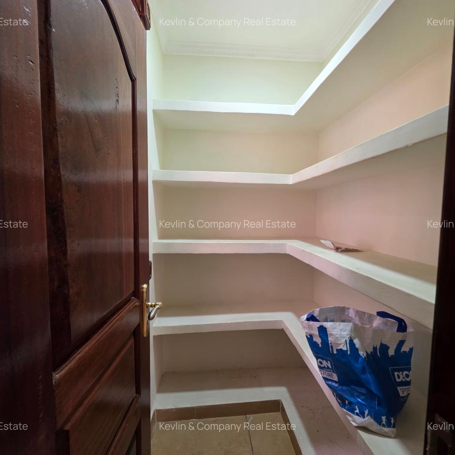 4 Bed Villa with En Suite in Kyuna - 4