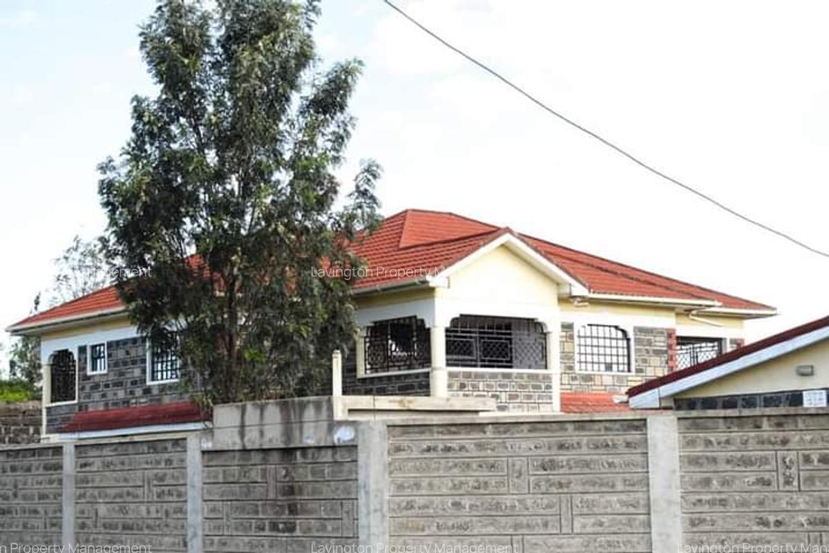 4 Bed House with En Suite at Pipeline - 2