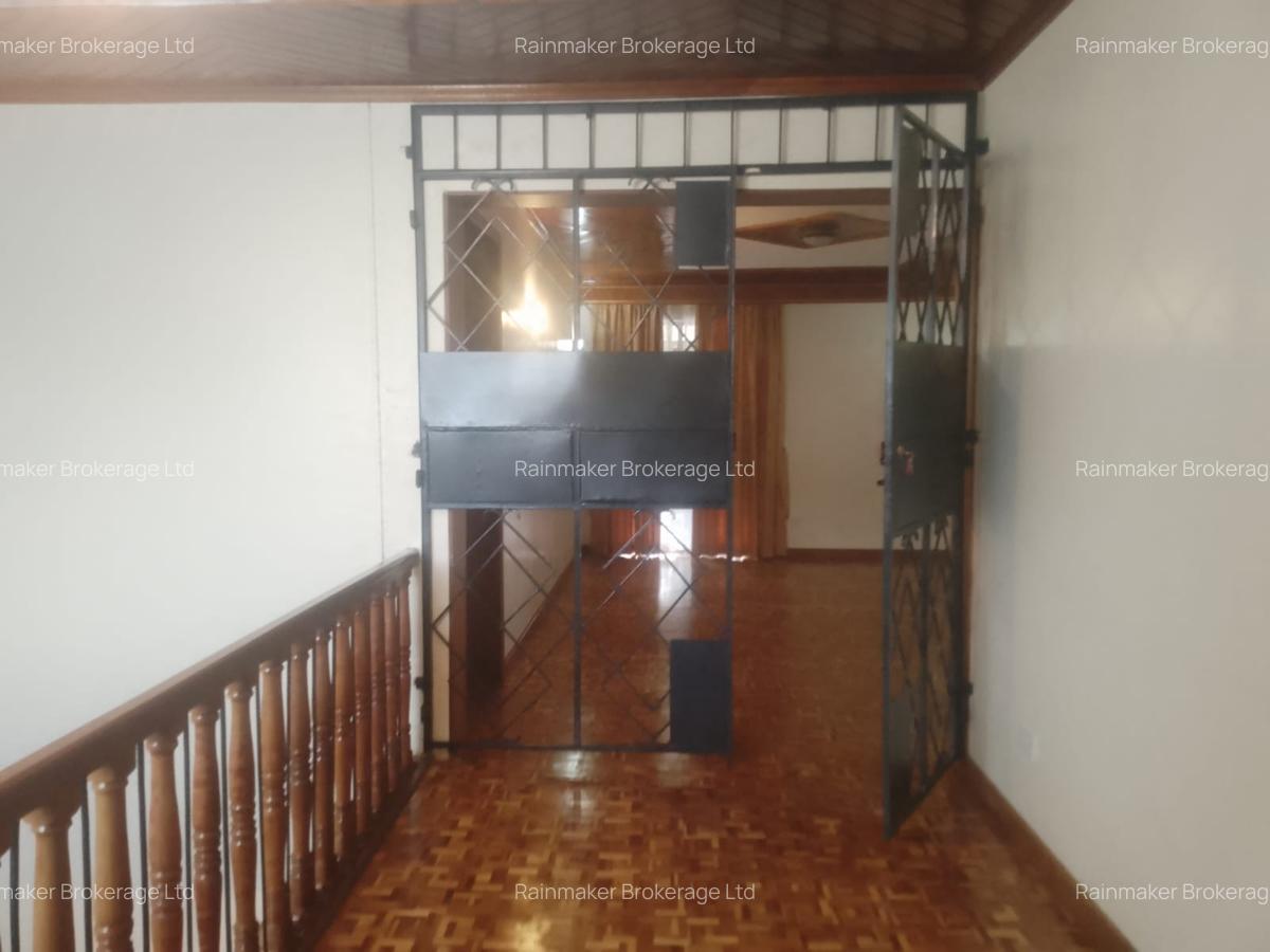 5 Bed House with En Suite in Runda - 7