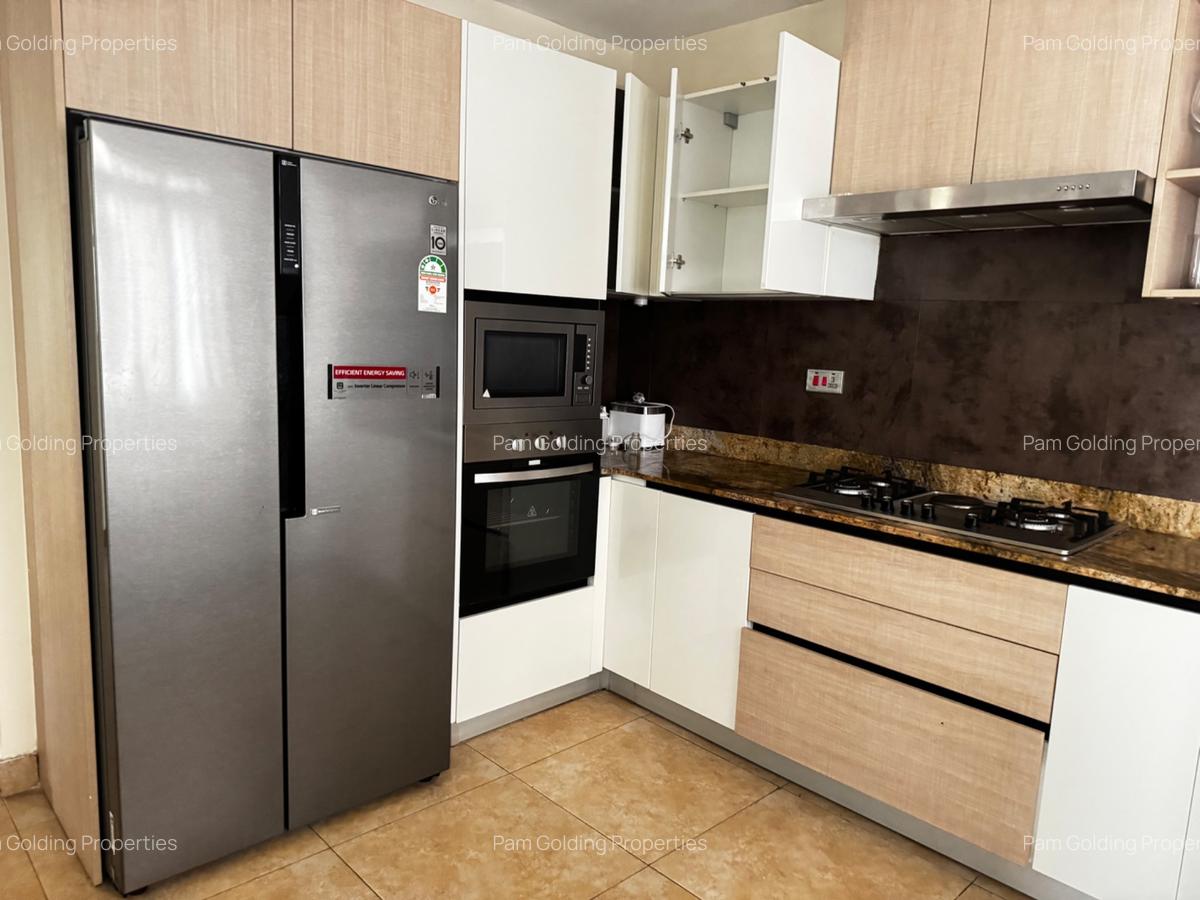 3 Bed Apartment with En Suite in Riverside - 6