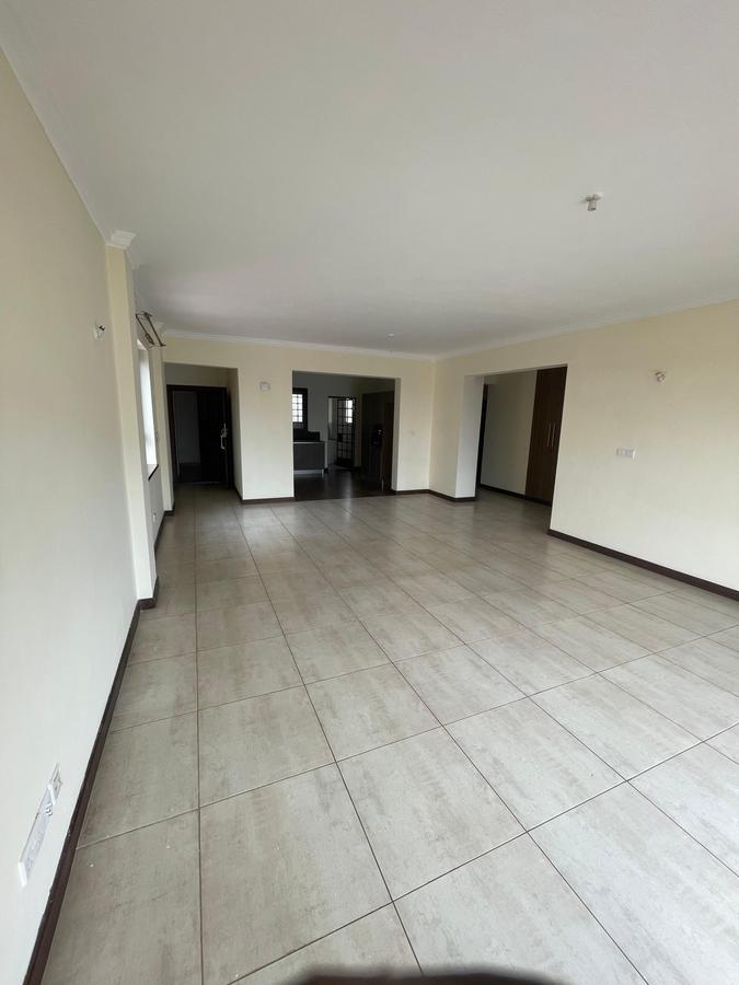 3 Bed Apartment with En Suite at Off City Park Drive - 2