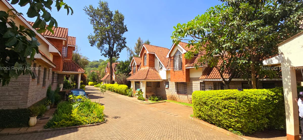 4 Bed Townhouse with En Suite at Lavington Green - 5