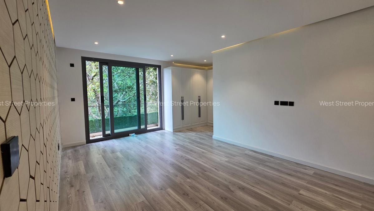 5 Bed Villa with En Suite at Lavington - 13