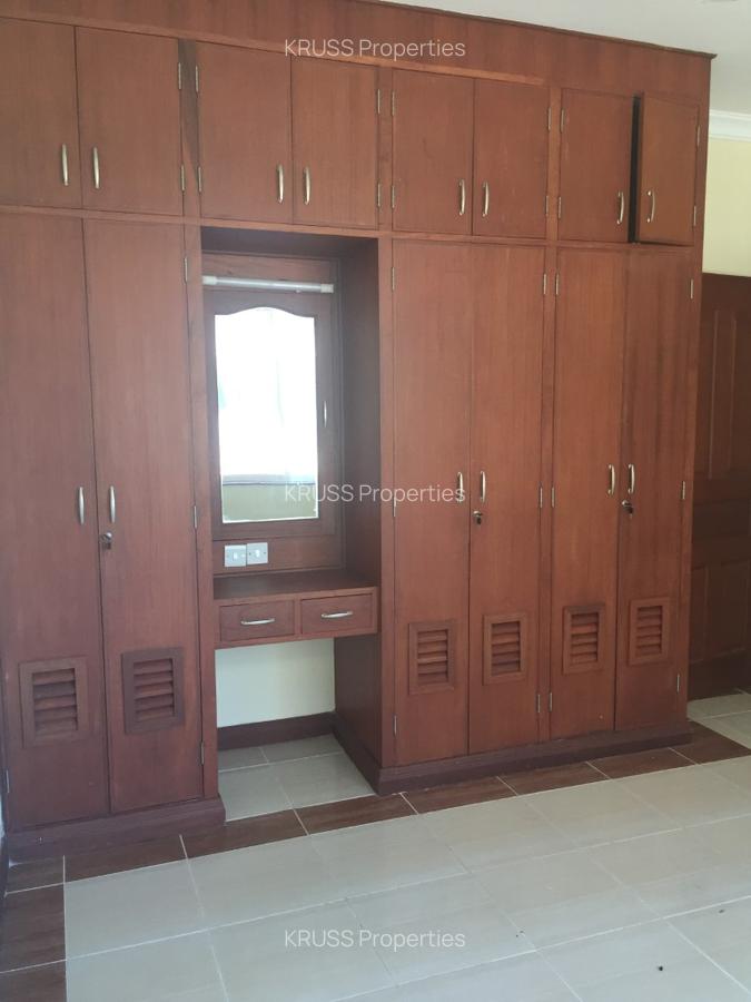 2 Bed Apartment with En Suite in Nyali Area - 6