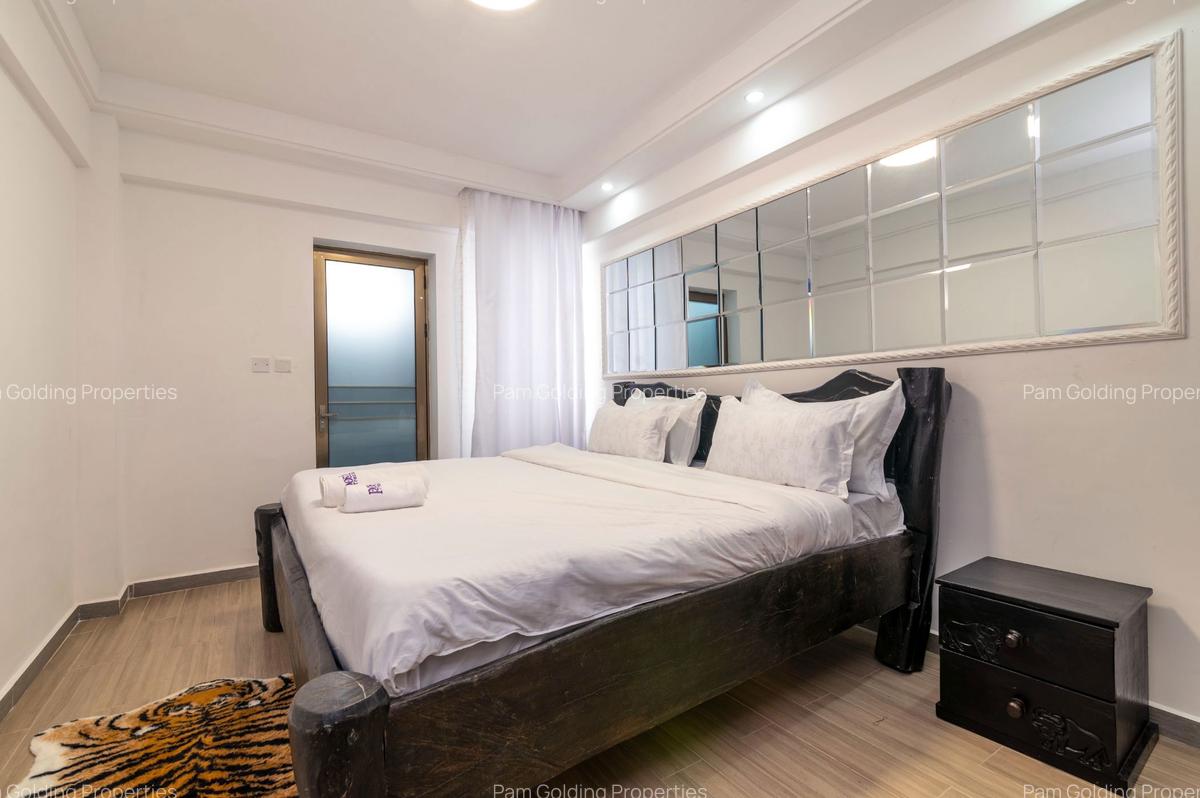 Furnished 3 Bed Apartment with En Suite in Riverside - 13