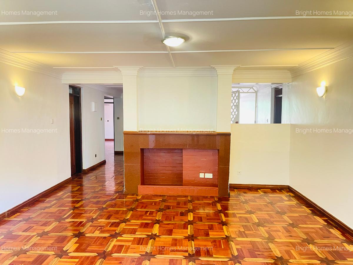 5 Bed Villa with En Suite in Runda - 3