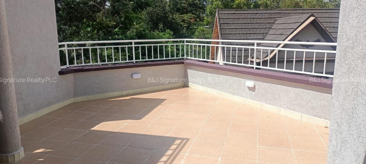 4 Bed Villa with En Suite in Spring Valley - 15