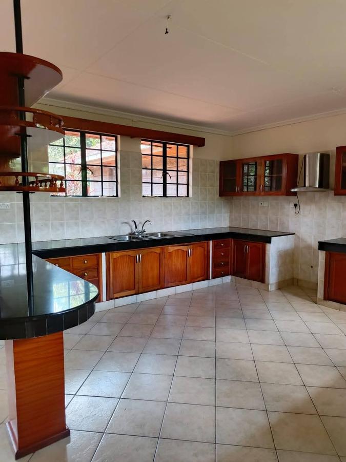 4 Bed House with En Suite in Runda - 2