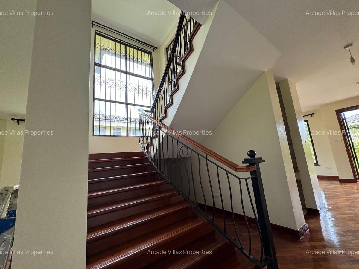 4 Bed Townhouse with En Suite in Runda - 8