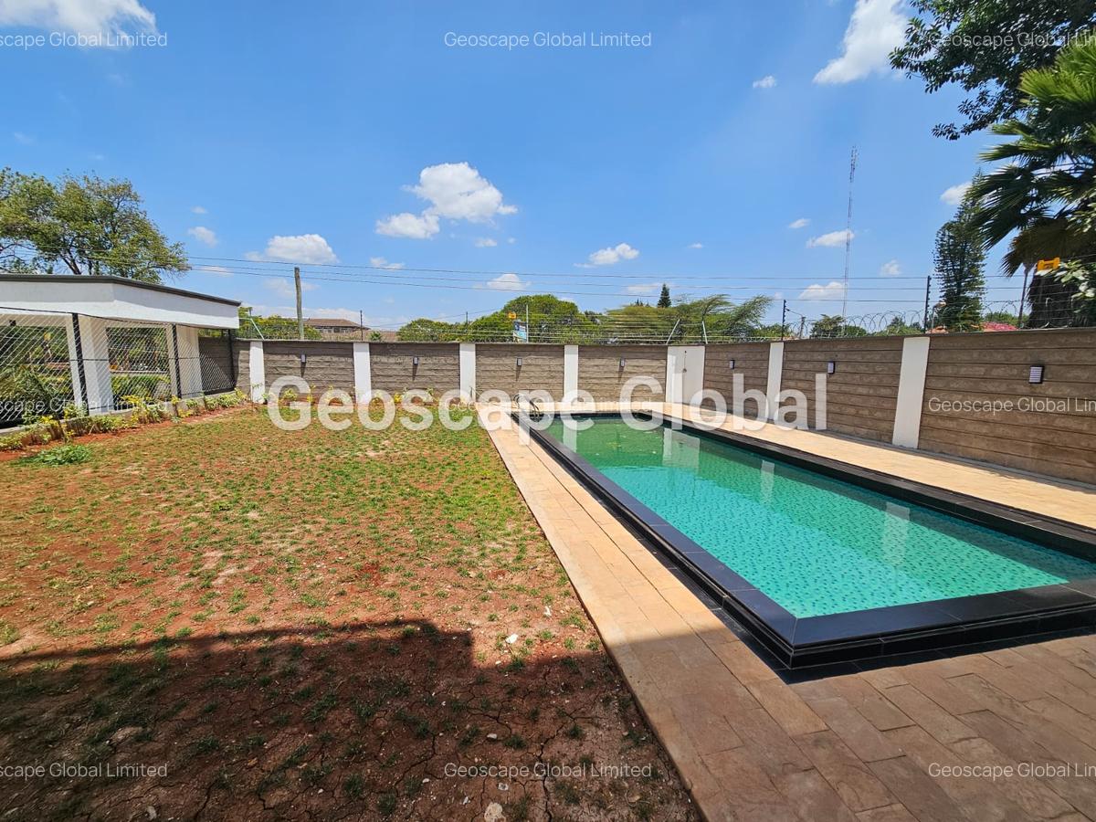 5 Bed Townhouse with En Suite in Lavington - 1