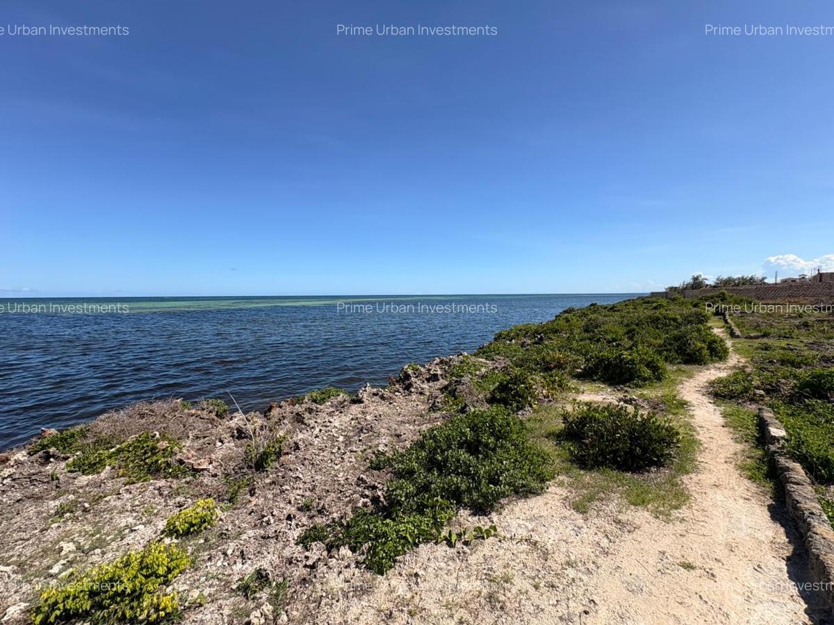 2 ac Land at Watamu Beach- Seafront - 1