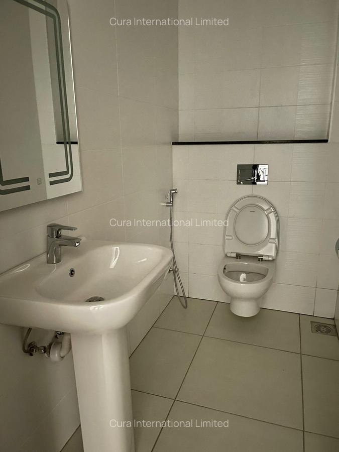 3 Bed Apartment with En Suite in Parklands - 7