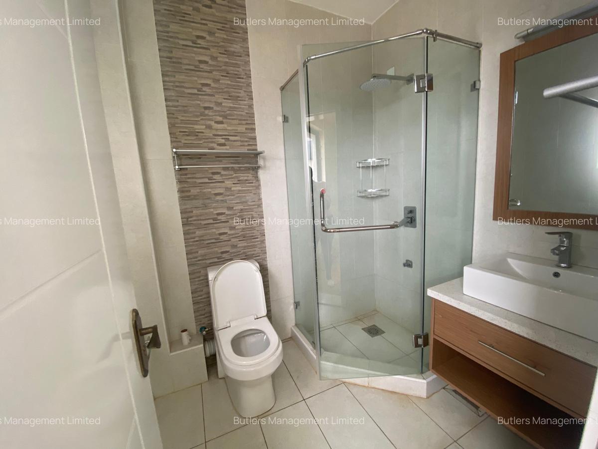 3 Bed Apartment with En Suite in Brookside - 14