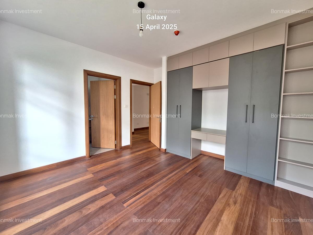 4 Bed Villa with En Suite at Rossylin Estate. - 9