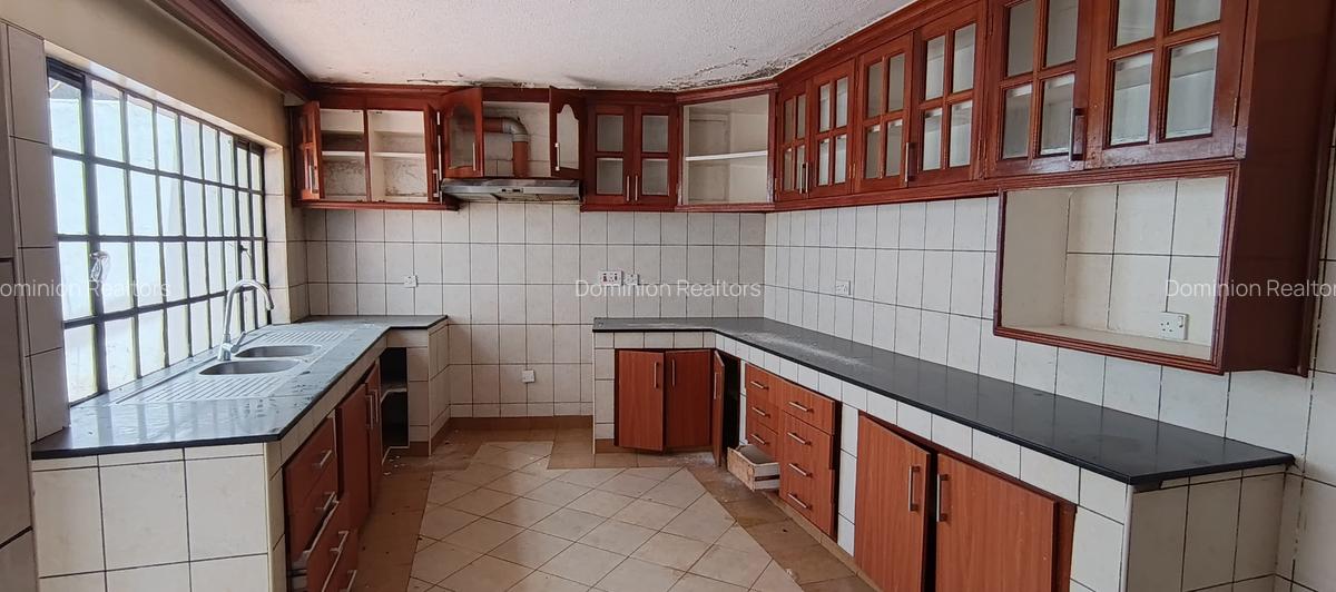 5 Bed Villa with En Suite at Matundu Lane - 6