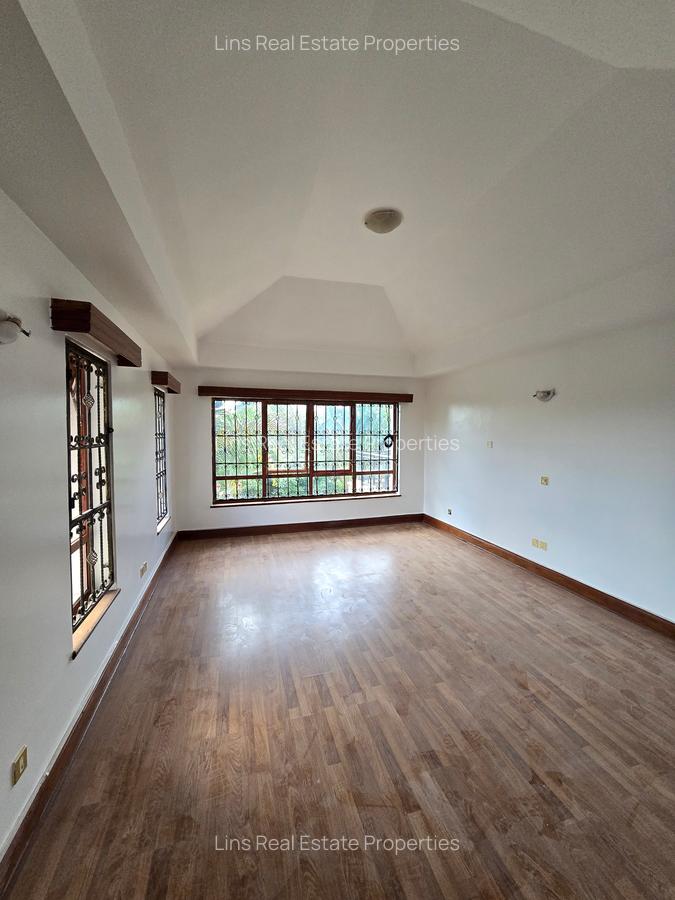 5 Bed Townhouse with En Suite in Runda - 9