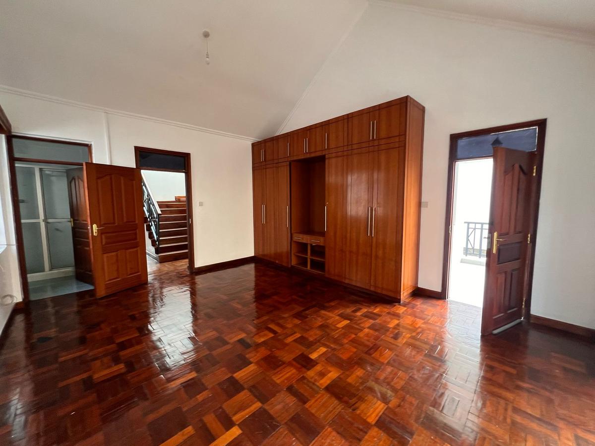 4 Bed Townhouse with En Suite in Lavington - 4