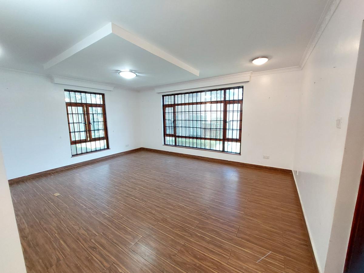 4 Bed House with En Suite in Runda - 17