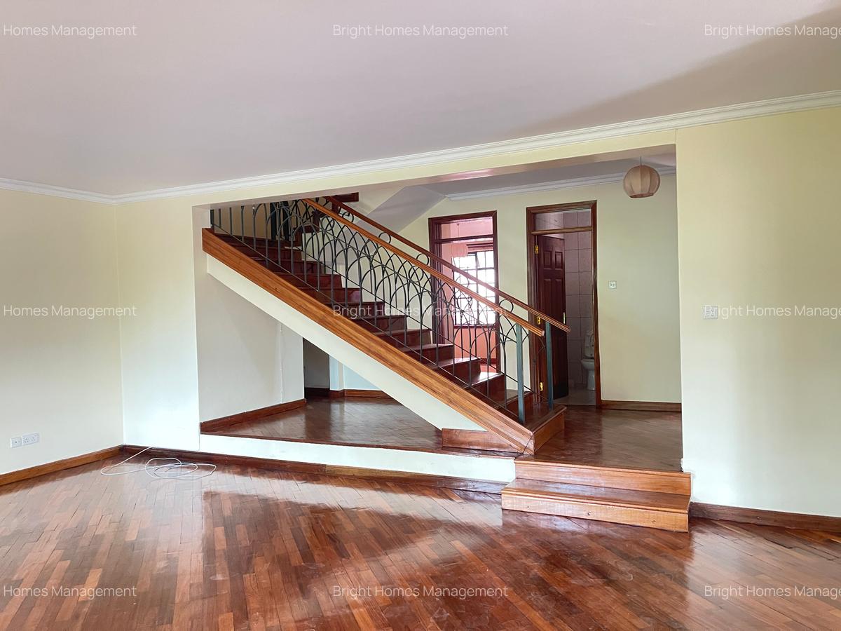 4 Bed Townhouse with En Suite in Lavington - 14